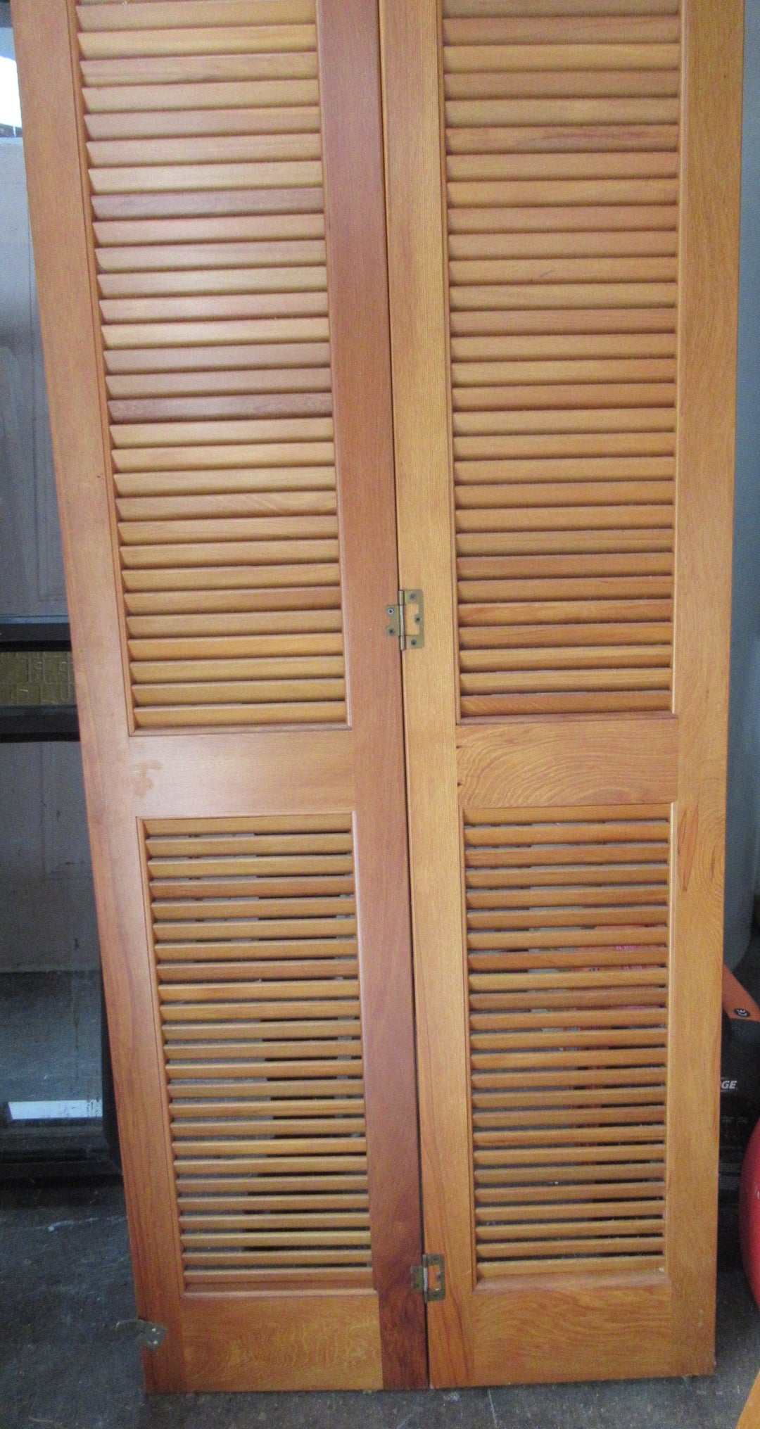 2 Panel Bifold Louvre Door (CT)   1980H x 730W x 30D
