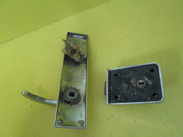 Art Deco Front Door Handle with Yale Lock