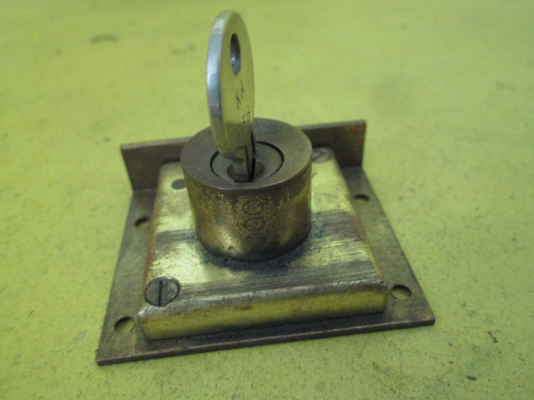 Desk Lock with Key 58W x 48H x 25D