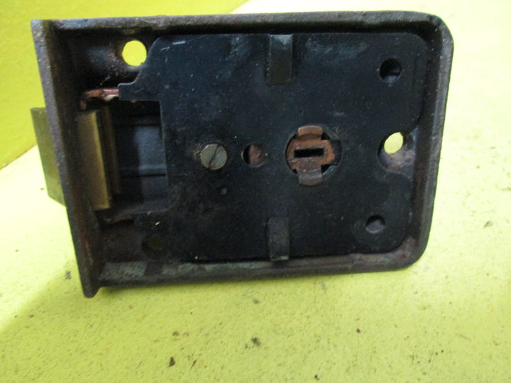 Yale Round Rectangle Thumb Turn Snib Night Latch  92L x 68W x 28H