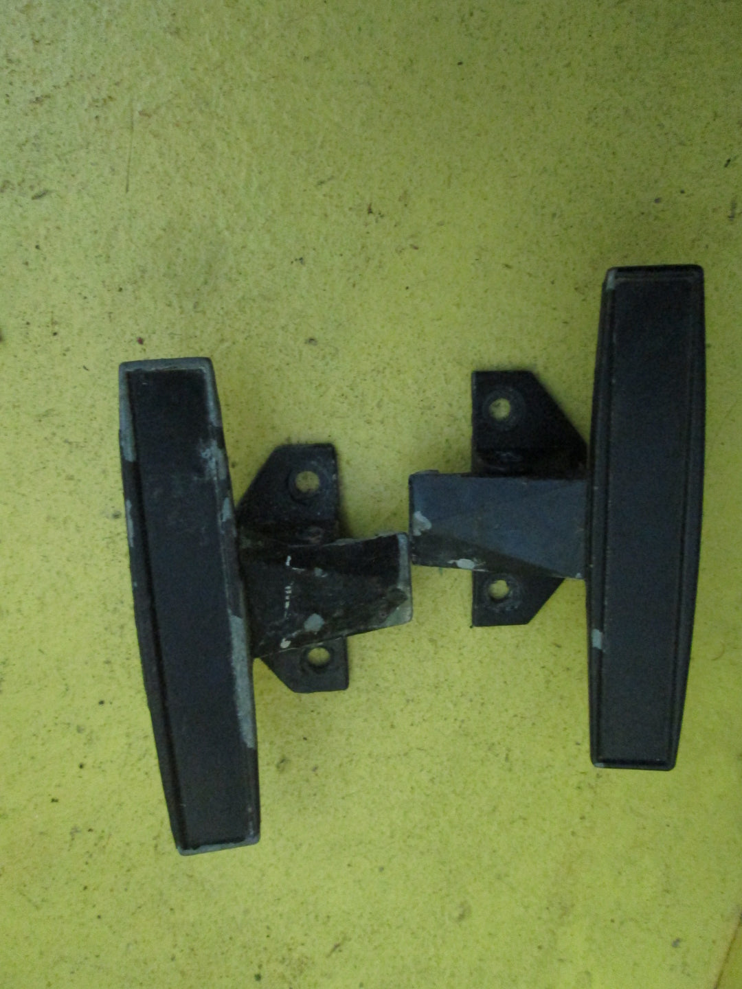Black Aluminum Side Catches 75L x 42W x 25H