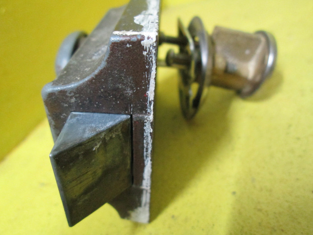 Lockwood Oval Thumb Turn Night Latch 95L x 65W x 27D