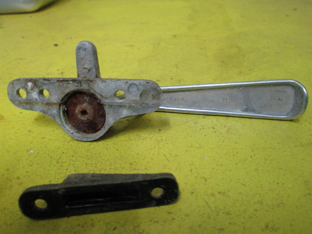 Large Aluminum Window Fasteners 72L x 16-28W/Lever 109-115L x 28-35