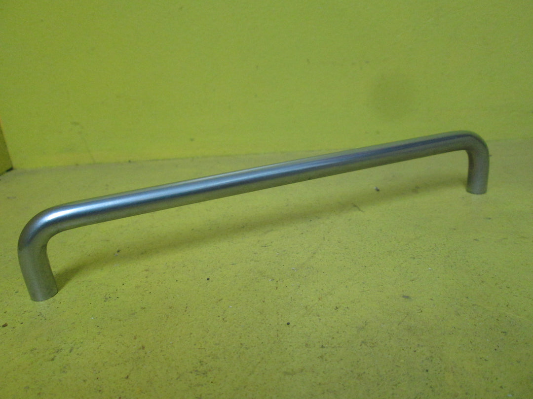 Carlisle Brass - Chrome Plated Fingertip D Pull Handles 119-169-210L x 32-37H x 9D