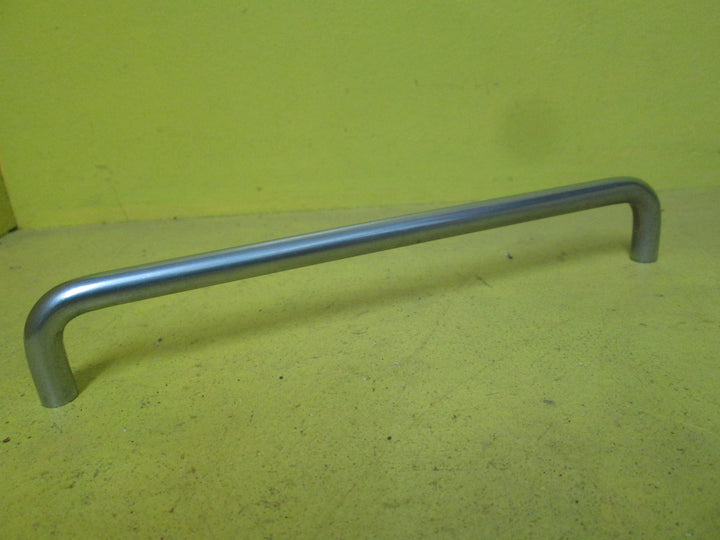 Carlisle Brass - Chrome Plated Fingertip D Pull Handles 119-169-210L x 32-37H x 9D