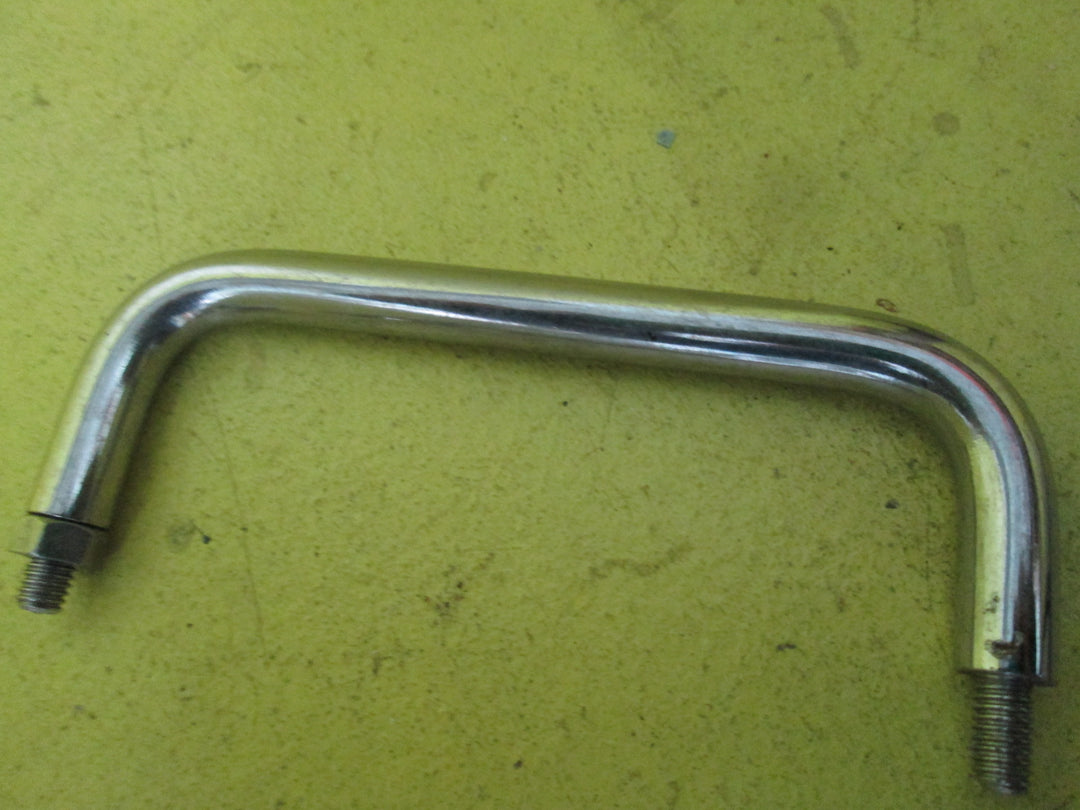 Carlisle Brass - Chrome Plated Fingertip D Pull Handles 119-169-210L x 32-37H x 9D
