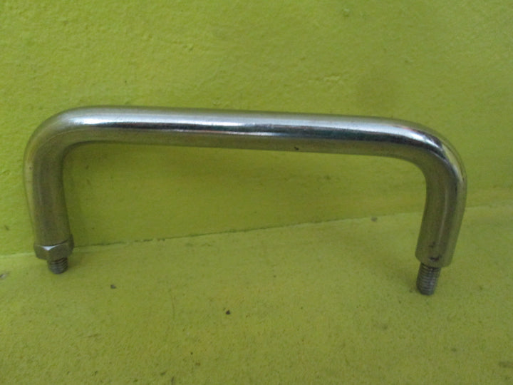 Carlisle Brass - Chrome Plated Fingertip D Pull Handles 119-169-210L x 32-37H x 9D