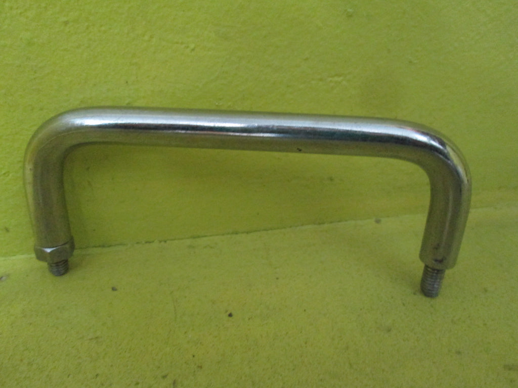 Carlisle Brass - Chrome Plated Fingertip D Pull Handles 119-169-210L x 32-37H x 9D
